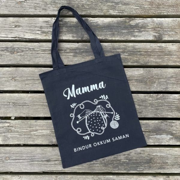 Stokkataska svørt - Mamma bindur okkum saman