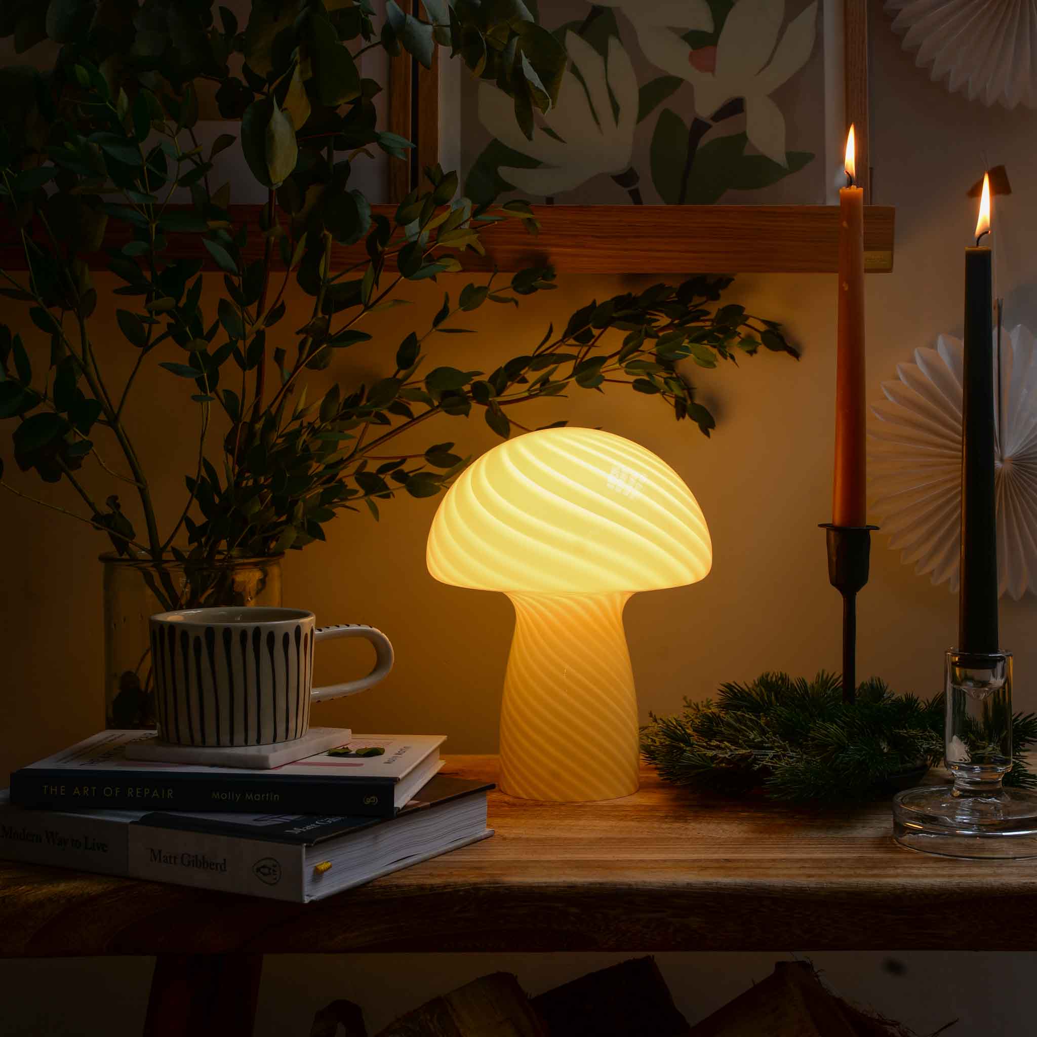 bahne-mushroom-glass-table-lamp-in-yellow-1024x10242x.jpg