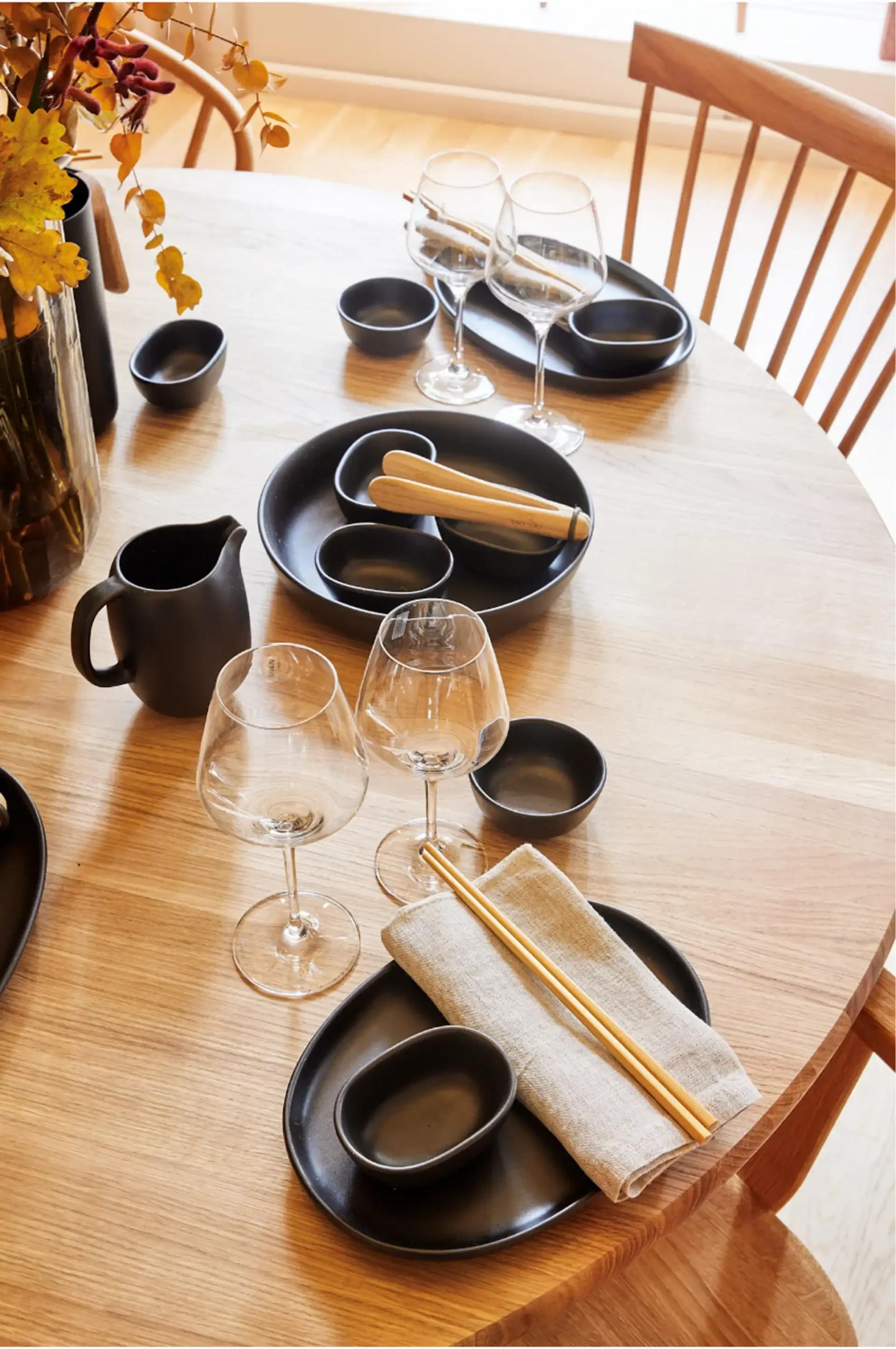 nordic-kitchen-table-setting.webp