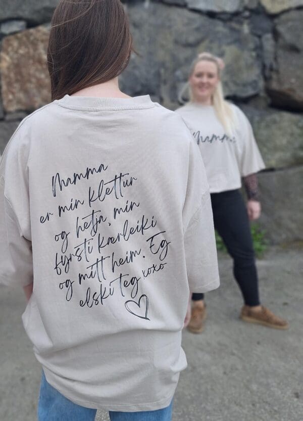 Oversized t-shirt MAMMA 2025, ONE SIZE, sandlitt