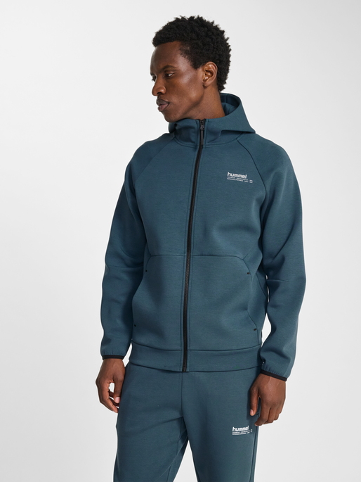 TECH FLEECE REGULAR hettutroyggja v/snarlás