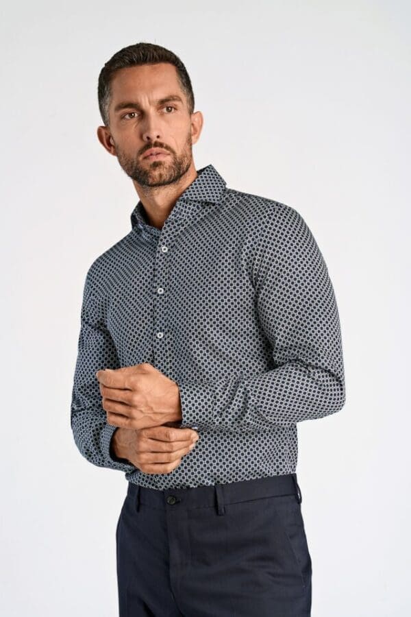 Skjúrta, mynstrut, myrkablá