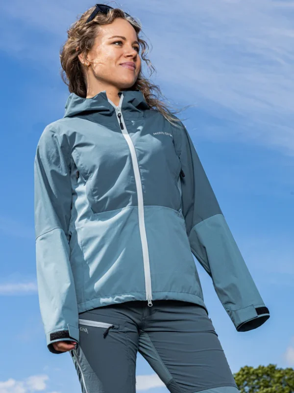 Lyngseidet jakki til kvinnur, bláligur