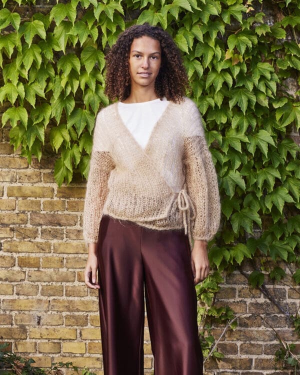 Bellissima Slå-om bluse bindiuppskrift