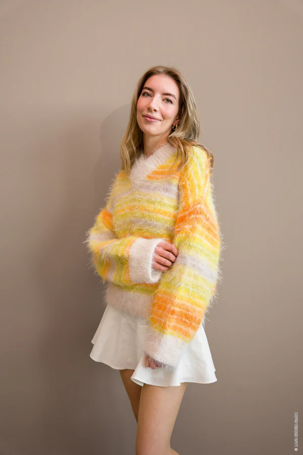 Uppskrift - FUZZY MISTA V-NECK